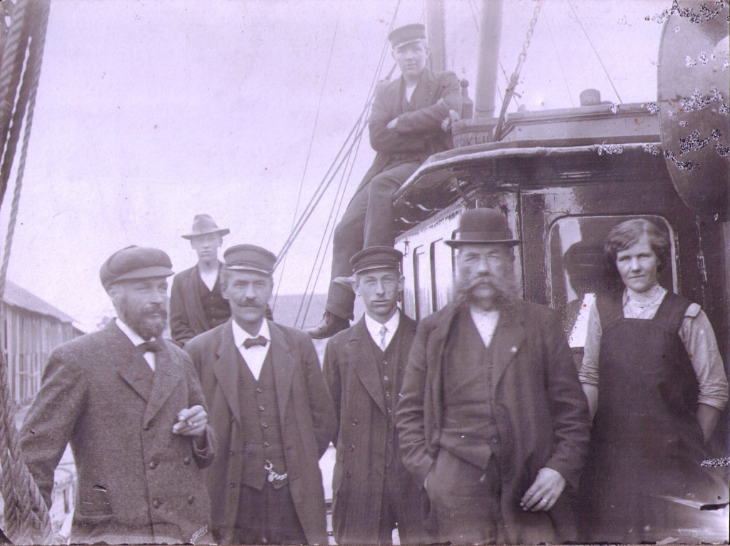 Mannen längst till vänster är David Öhlund.
